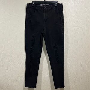 No Boundaries Black Distressed Jeans